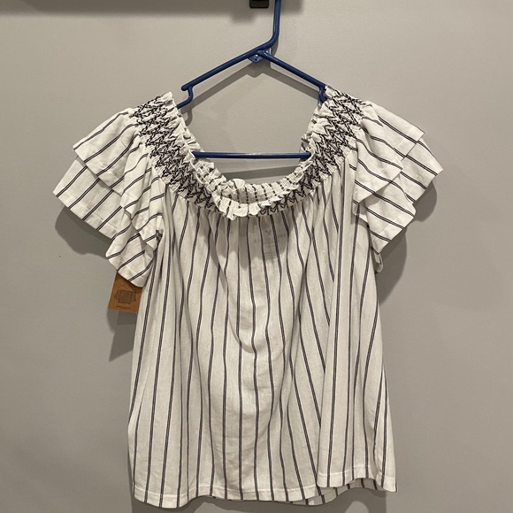 American Eagle Outfitters Tops - American Eagle off the shoulder top